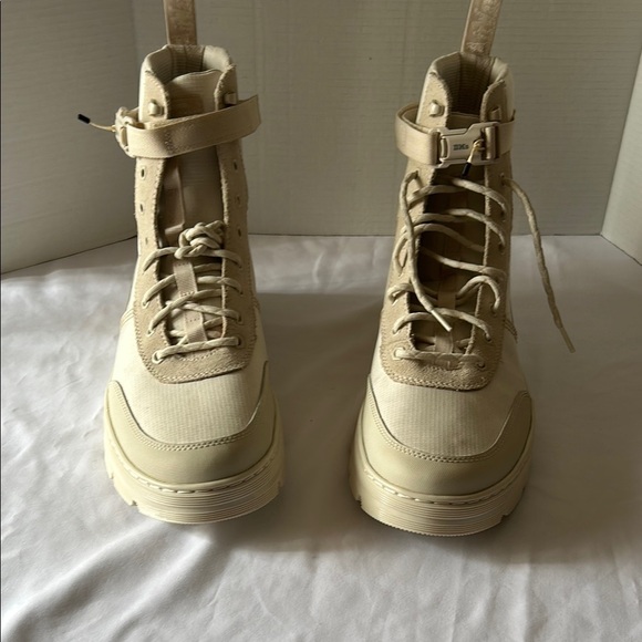 Dr. Martens Cream Boots with Chunky Sole and Lace-Up Design - Picture 1 of 5